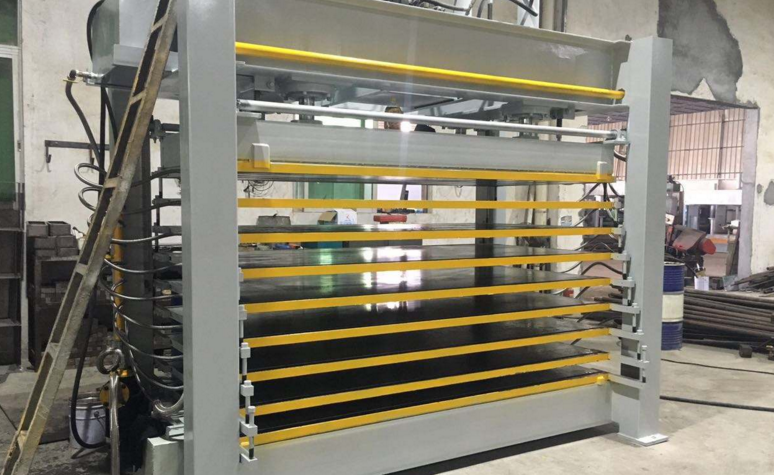 熱壓機(jī) 熱壓機(jī)