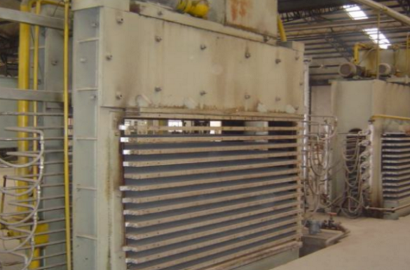 熱壓機(jī) 熱壓機(jī)