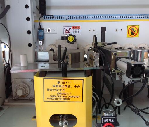 全自動鋸邊機 全自動鋸邊機