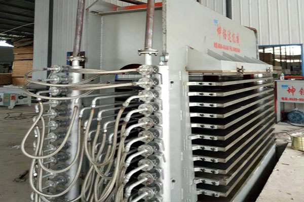 熱壓機(jī) 熱壓機(jī)