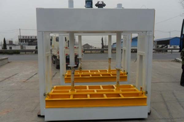 �A(y��)���C